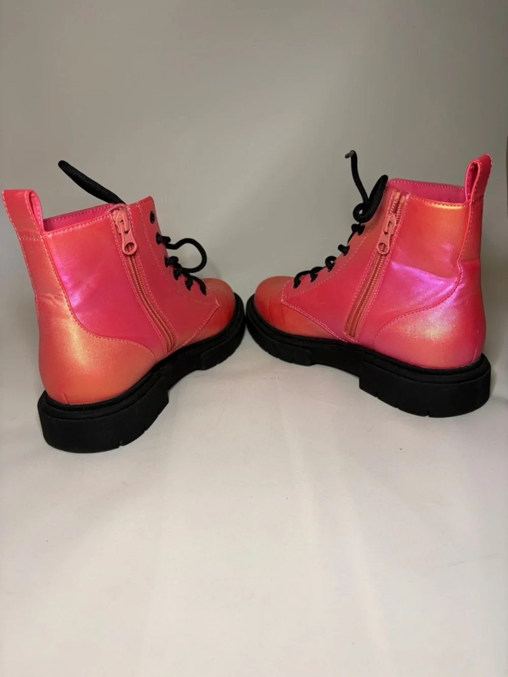 Art‎ Class Kayden Holographic Iridescent Lace-Up Combat Boots Big Kids Size 4